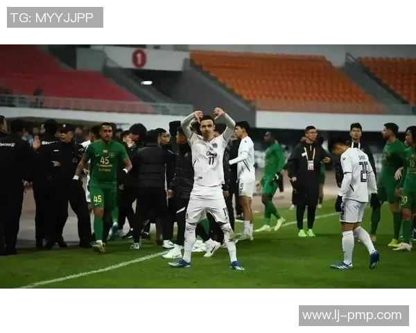 曼城遭欧足联重罚3000万并禁赛一年引发广泛讨论 曼城遭欧足联重罚3000万并禁赛一年引发广泛讨论