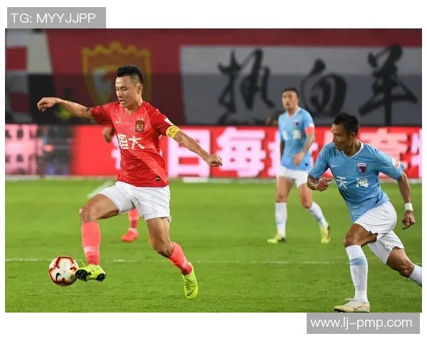 广州恒大队迎战北京球队全力争胜展现足球激情与实力对决