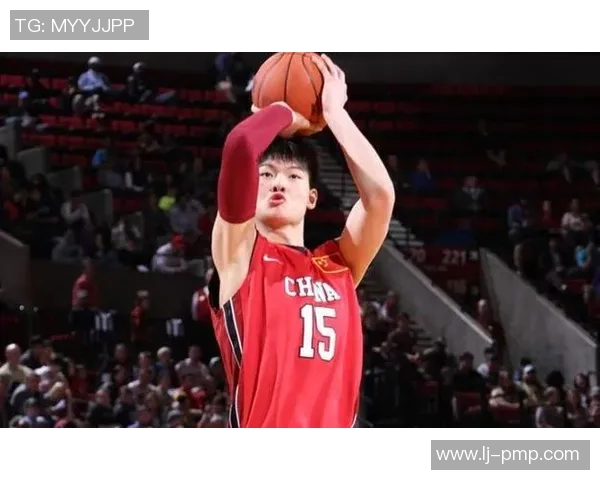 福建队王哲林领衔对决新疆队展现篮球激情与实力的巅峰对抗 福建队王哲林领衔对决新疆队展现篮球激情与实力的巅峰对抗